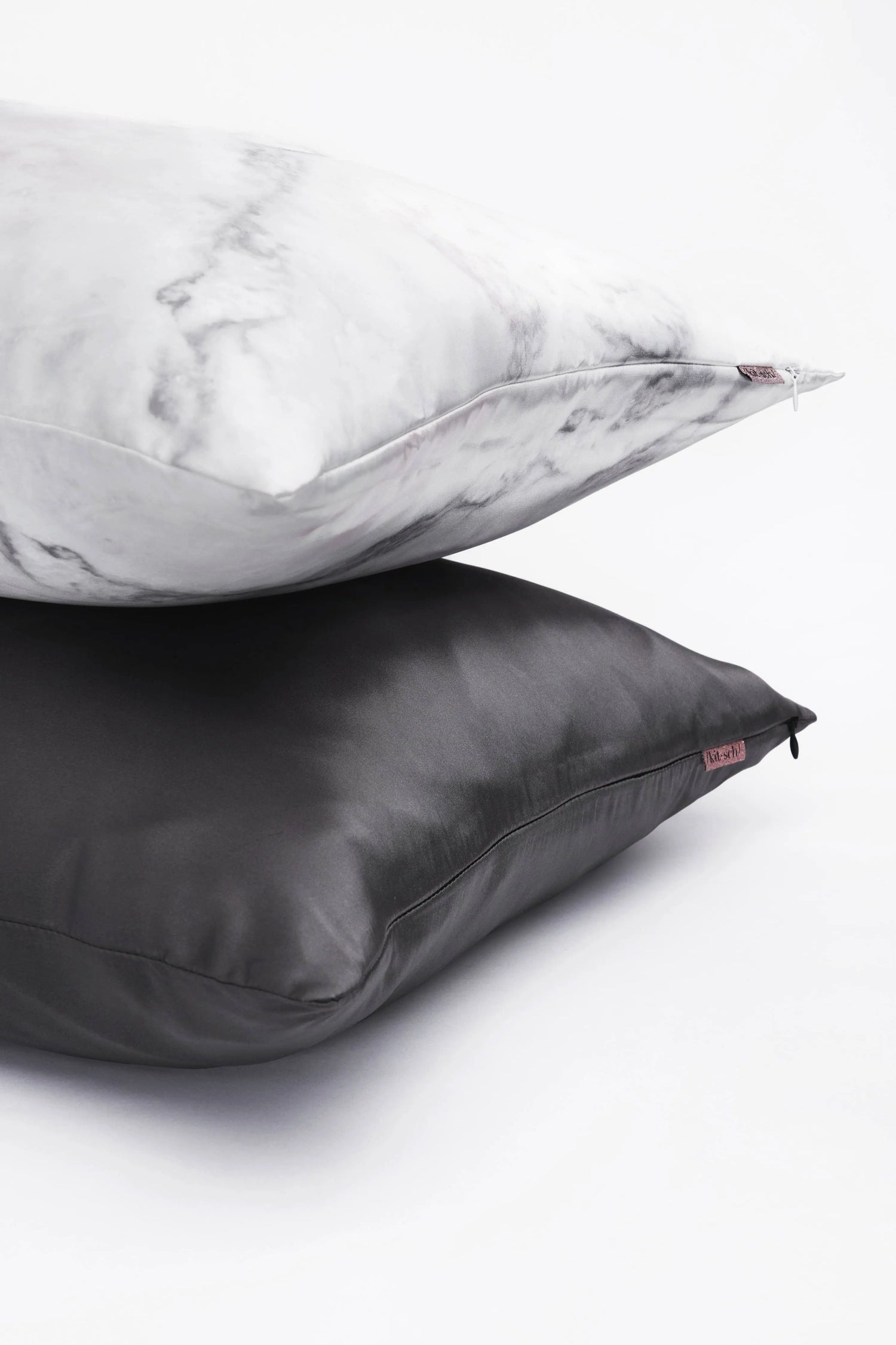 KITSCH Satiini tyynyliina – Charcoal Sumilayi